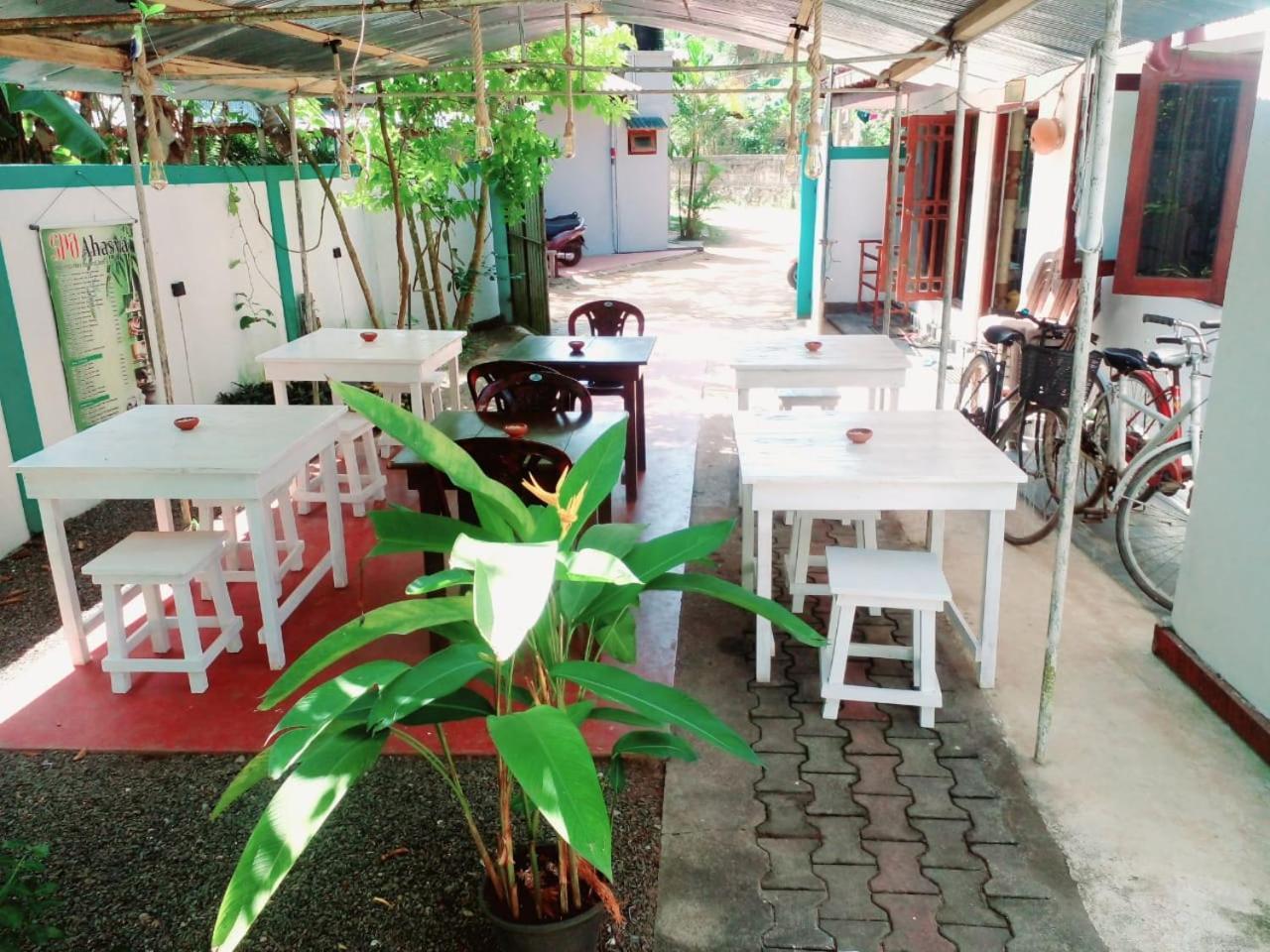 Bakery Family Guest House Mirissa Exterior foto